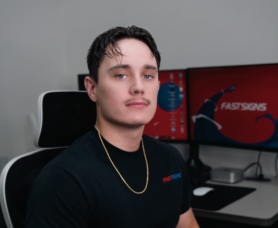 Headshot of Daniel Saunders